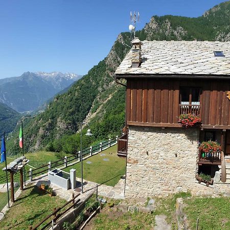 Le Petit Coeur Hotel Fontainamore Exterior foto